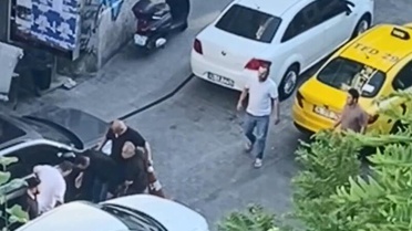 Yarı Çıplak Şahıs Motosikletin Önüne Atladı, Dayak Yedi ve Gözaltına Alındı