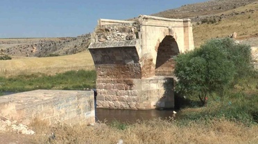 Tarihe Meydan Okuyan Kırık Köprü