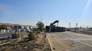 Kayseri’de yolcu otobüsü yan yattı, kazada 20 kişi yaralanırken 1 kişi hayatını kaybetti