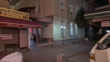 Hırsızın böylesine de yazıklar olsun! Vatandaşın namaza durmasını bekleyip çaldı