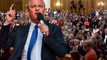 Özel'den tarihi çağrı! Yeni Parti'nin ilk grup toplantısına damga vurdu
