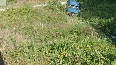 Sinop'ta şarampole devrilen otomobilde 2 yaralı