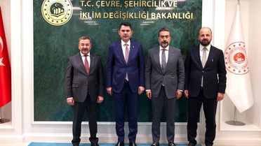 CHP'li belediye başkanı, AK Partili yöneticilerle Bakan Kurum'u ziyaret etti