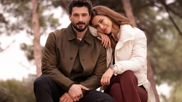 El ele yakalanmışlardı! Ünlü çiftten romantik hamle geldi