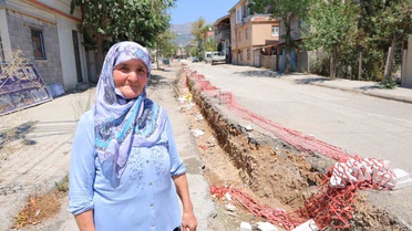 Dulkadiroğlu’nda vatandaşlardan yol tepkisi: 'Biz depremde bu kadar zarar görmemiştik'