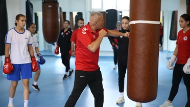 Milli Boks Takımı Sırbistan'da 10'da 10 Hedefliyor