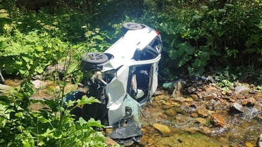 Giresun'da Otomobil Dereye Devrildi: 6 Yaralı