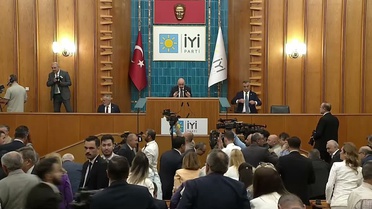 İYİ Parti Grup Toplantısı... Dervişoğlu'ndan 'çerçeve yasa' teklifine imza atan vekillere tepki: 'Siz Lozan’a değil Sevr’e imza atıyorsunuz'
