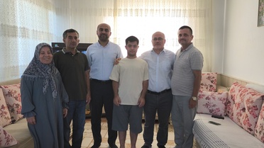 Zihinsel Engelli Genç Umreye Gidiyor