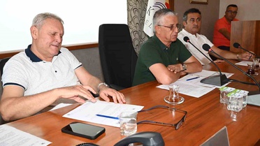 Kemer Belediyesi'nden veteriner aracı ve bakanlığa önerge kararı