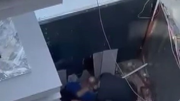 Küçükçekmece'de inşaatta işçi düştü