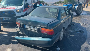 Malatya'da Traktör-Otomobil Çarpıştı: 3 Yaralı