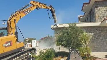 Marmaris’te imara aykırı lüks villa yıkıldı