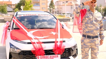 Zihinsel Engelli Genç İçin Temsili Asker Eğlencesi