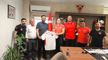 U-20 Kadın Güreş Milli Takımı Afyonkarahisar'da Kamp Yapıyor