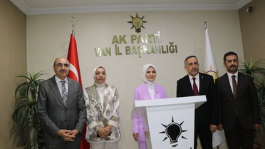 Bakan Göktaş Van'da Ziyaretler Gerçekleştirdi