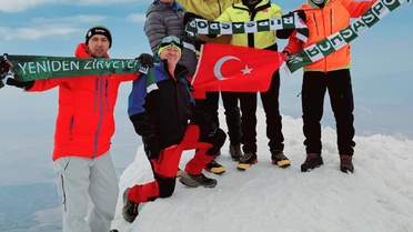 Bursalı Dağcılar Ağrı Dağı'na Tırmandı