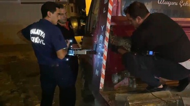 Çekicinin kasasına sıkışan kediyi itfaiye kurtardı