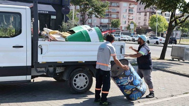 Nilüfer’de kaldırımlar temizlendi
