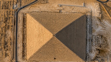 Giza Piramitleri'nin Zirveleri İlk Kez Görüntülendi