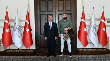 Vali Soytürk, Şampiyon Kick Boksçu Dursun'u Ağırladı