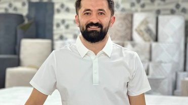 Halı Mağazasında Halaylı Pazarlık