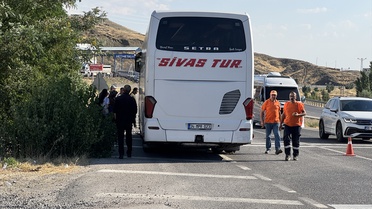 Yozgat'ta Otobüs ile Traktör Çarpıştı