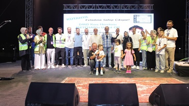 Kütahya'da DMD hastası Metehan için dayanışma konseri: 'Zakkum' sahne aldı