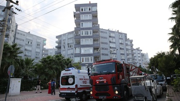 Antalya'da Yangın: 5 Kişi Hastaneye Kaldırıldı