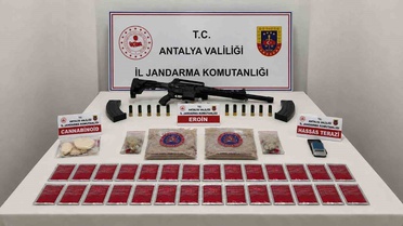 Antalya'da Uyuşturucu Operasyonu: 3 Kilo Ele Geçirildi