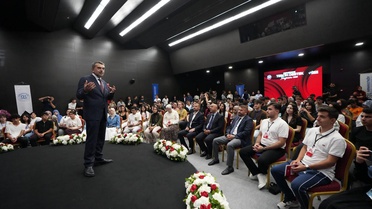 Bakan Tekin: Sınav sisteminde değişiklik yok, sorular müfredata uyacak