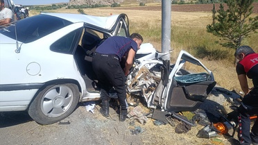Şarkışla'da Trafik Kazası: 3 Yaralı