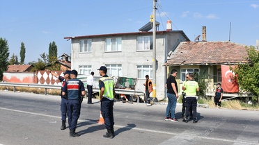 Afyonkarahisar'da Trafik Kazası: 1 Ölü, 15 Yaralı