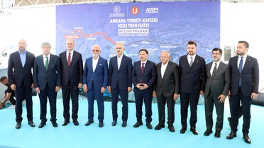 Bakan Uraloğlu müjdeyi verdi! 7 saatlik yol 1 saat 45 dakikaya düşüyor