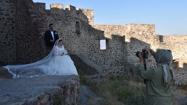 Gümüşhane'de Düğün Çekimlerinin Yeni Modası: Tarihi Mekanlar