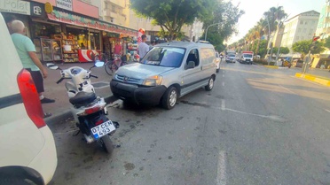 Manavgat'ta Kırmızı Işık İhlali Kazaya Neden Oldu