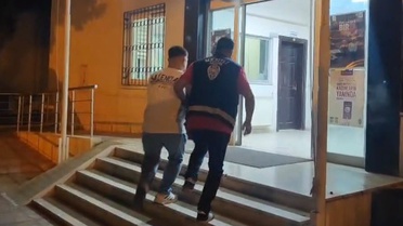 Mersin'de Otomobil Camını Kıran Şüpheli Yakalandı
