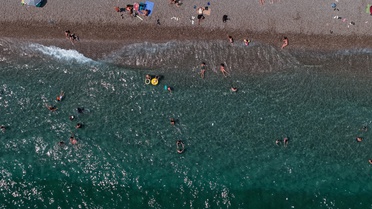 Antalya'da Sıcak Hava Yoğunluğu Artırdı