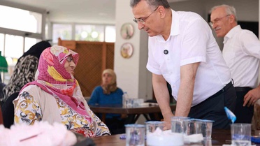 Başkan Kurnaz: 'Büyüklerimiz göz bebeğimizdir'