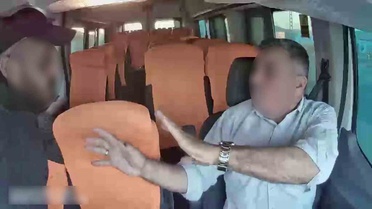 Minibüs sürücüsüne dehşeti yaşattılar! Güpegündüz eşkıyalık