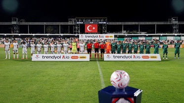 Fener'in eski yıldızından füze! Bursaspor sezona galibiyetle başladı 