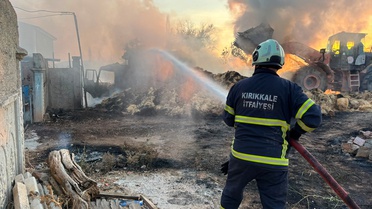 Kırıkkale'de Saman Yüklü Tır Yandı