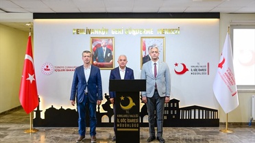 Vali Turan'dan Göç Merkezine Ziyaret