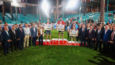Aba Güreşi Festivali’nde güreş ağası Türk Devletleri Teşkilatı Aksakallar Heyeti Başkanı Binali Yıldırım oldu