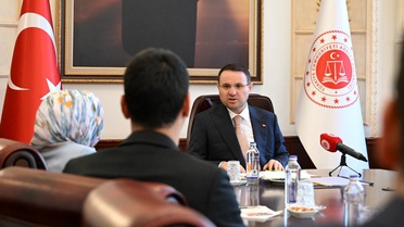 Adalet Bakanı Yazıcıoğlu Ailesini Kabul Etti