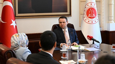 Bakan Gürlek Yazıcıoğlu Ailesini Ziyaret Etti
