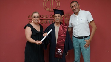 76 Yaşında 10 Program Tamamladı
