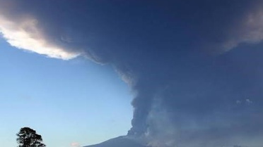 Etna Yanardağı Patladı, Uçuşlar Durduruldu