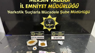 Mersin'de Sokak Satıcılarına Operasyon: 4 Tutuklama