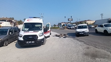 Manavgat'ta Elektrikli Bisikletle Araç Çarpıştı